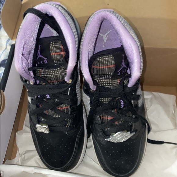 jordan 1s - Picture 2 of 6